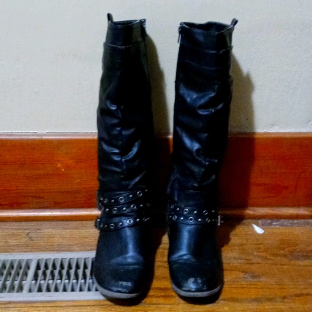 Black boots
